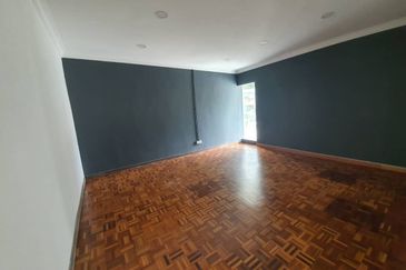 SS2 Bungalow House For Sale