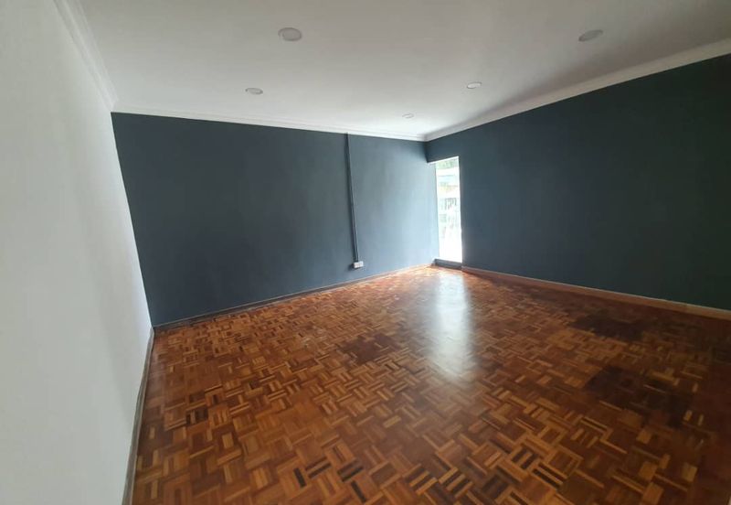 SS2 Bungalow House For Sale