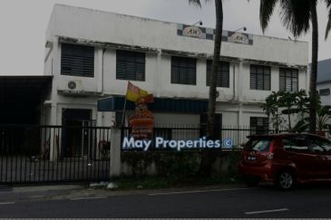 Single Storey Factory Subang with 2 offices for Rent
