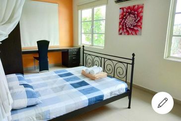 Bungalow Desa Pandan Fire Sale 