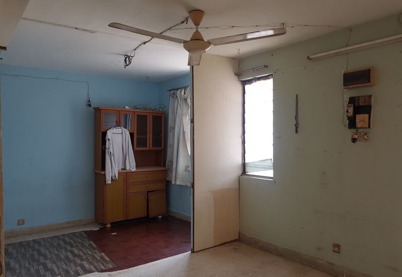 CORNER  2 STOREY TERRACED HOUSE FOR SALE