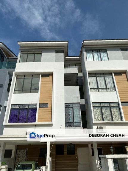 2.5  storey  townhouse Lake view home, Puchong, Selangor, Puchong