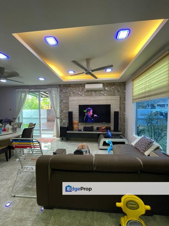 single storey terracetmn mount austin for Sale RM699,000 By KEN CHAI