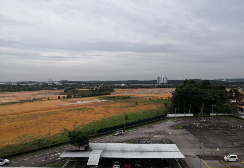 Seri Austin Luxury Apartment