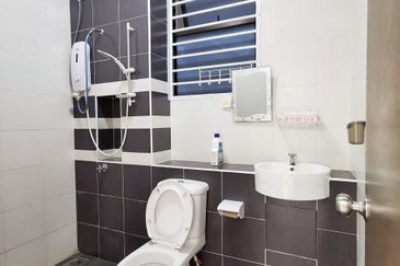 Seri Austin Luxury Apartment