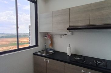 Seri Austin Luxury Apartment