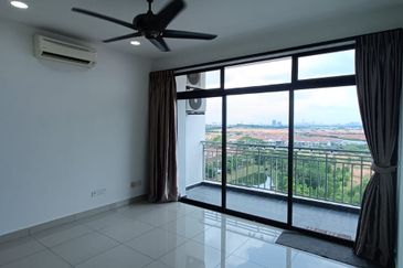 Seri Austin Luxury Apartment