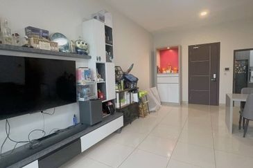 D'Summit Residences @ Kempas Utama