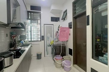 D'Summit Residences @ Kempas Utama