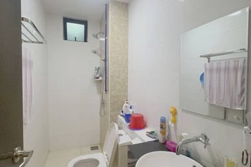 D'Summit Residences @ Kempas Utama