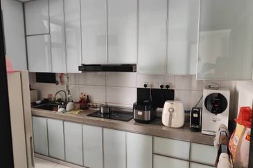 D'Summit Residences @ Kempas Utama