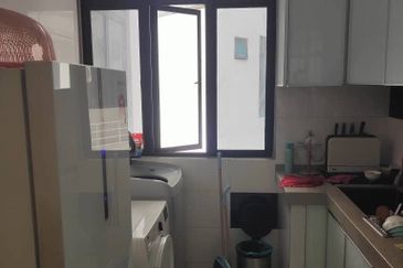 D'Summit Residences @ Kempas Utama