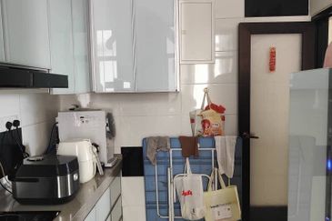 D'Summit Residences @ Kempas Utama