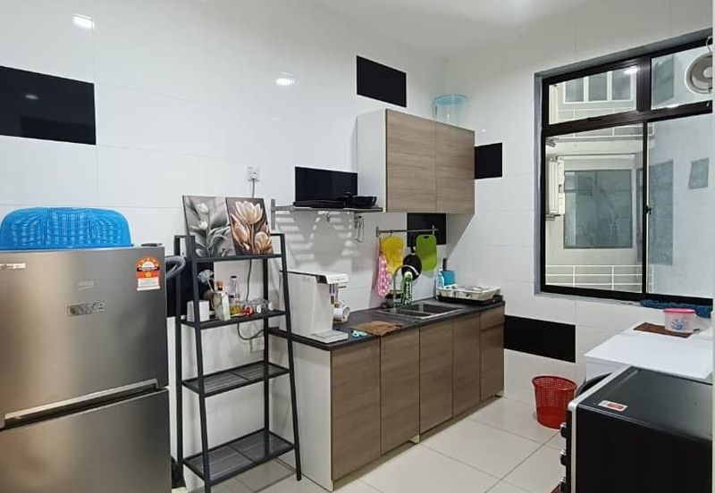 D'Summit Residences @ Kempas Utama