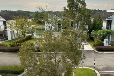 Emerald Bay @ Puteri harbour