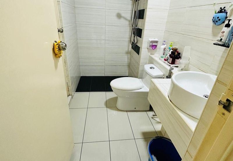 D'Summit Residences @ Kempas Utama