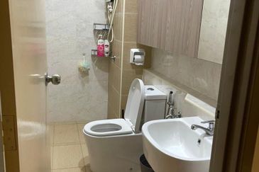 D'Summit Residences @ Kempas Utama