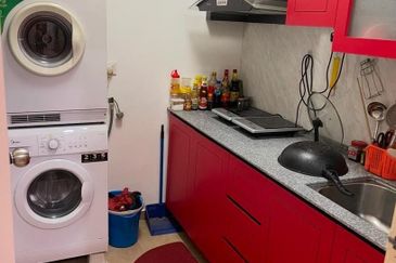 D'Summit Residences @ Kempas Utama