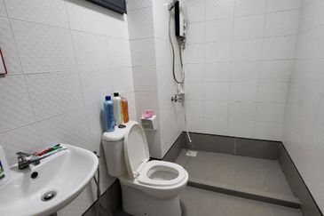 Seasons Luxury Apartments @ Amara Larkin