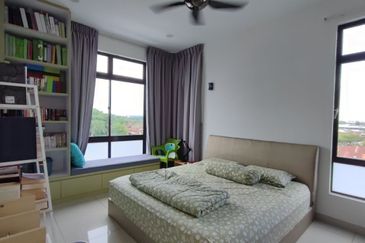 Seri Austin Luxury Apartment