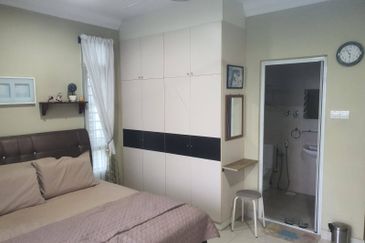 Golden Sands Seaview Residence