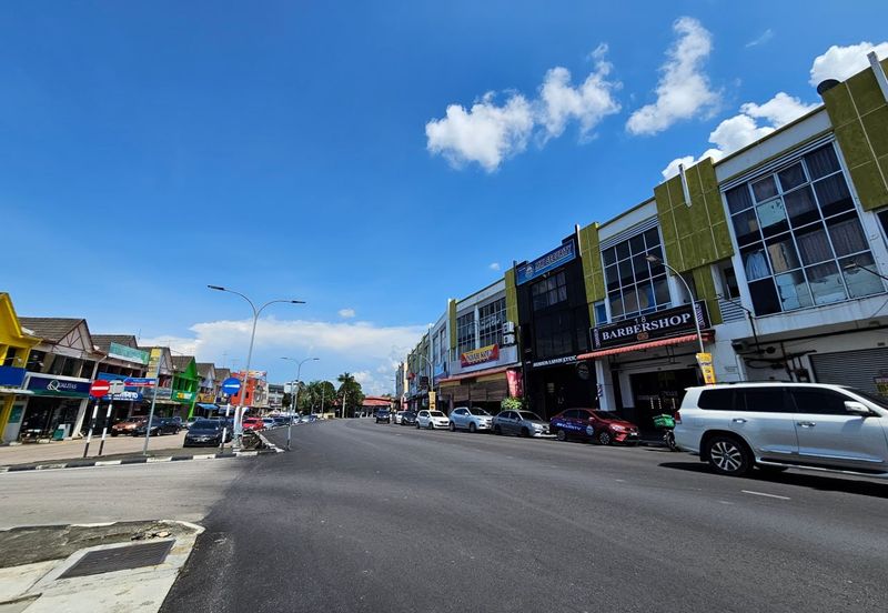 kota tinggi shop@ jln niaga