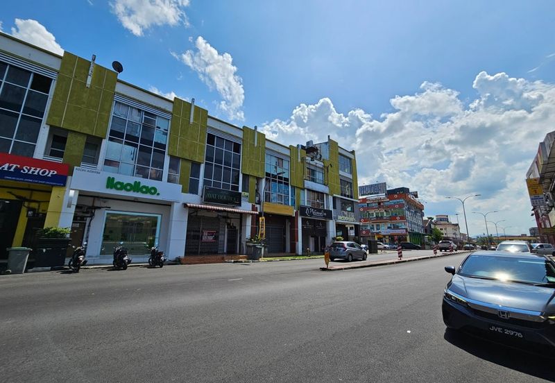 kota tinggi shop@ jln niaga