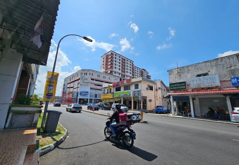kota tinggi shop@ jln niaga