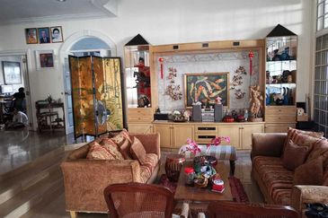 Bukit Tunku Adjoning Semi D For Sale