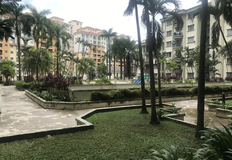 Pangsapuri Bukit Awansari (OG Court)