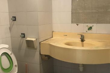 Pangsapuri Bukit Awansari (OG Court)