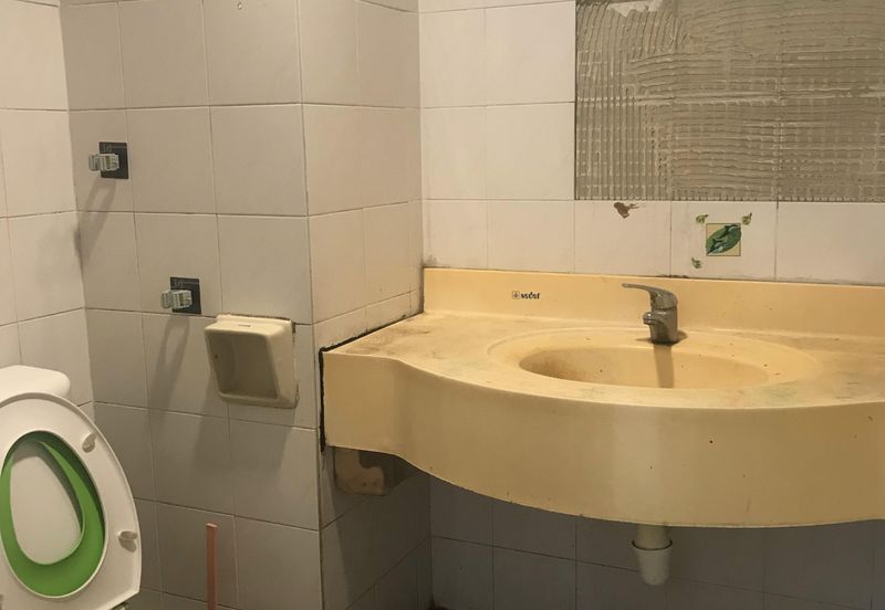 Pangsapuri Bukit Awansari (OG Court)