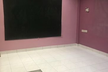 Pangsapuri Bukit Awansari (OG Court)