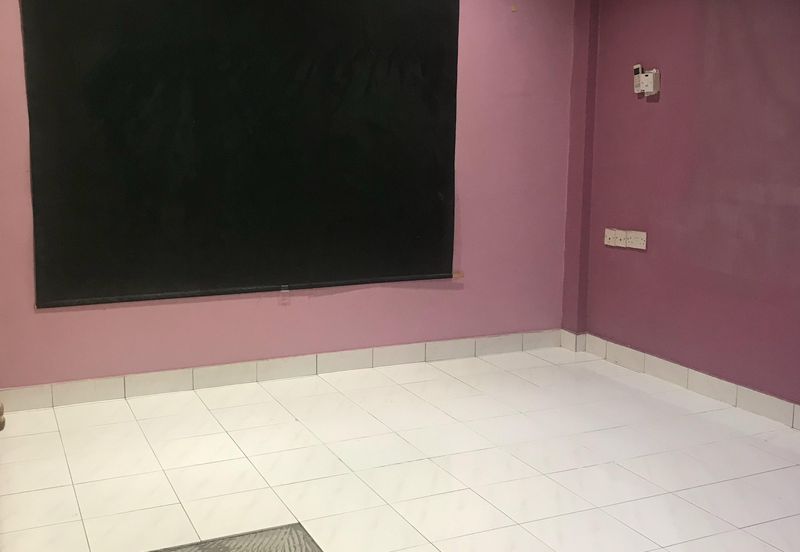 Pangsapuri Bukit Awansari (OG Court)