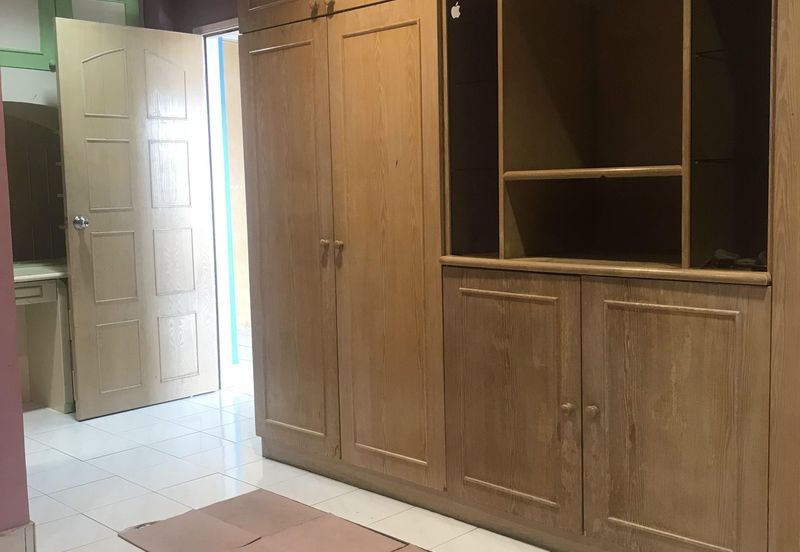 Pangsapuri Bukit Awansari (OG Court)