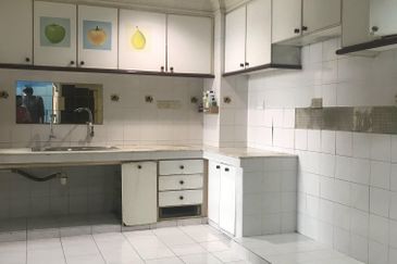 Pangsapuri Bukit Awansari (OG Court)