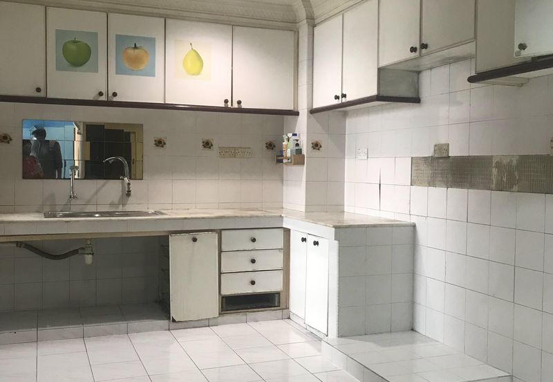 Pangsapuri Bukit Awansari (OG Court)