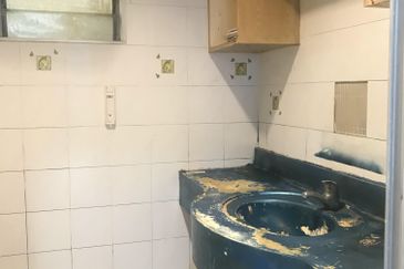 Pangsapuri Bukit Awansari (OG Court)