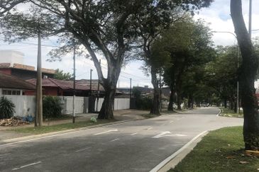 Section 4 Petaling Jaya Bungalow For Sale