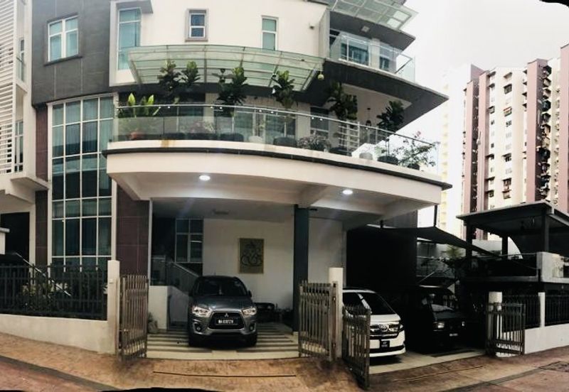 Saville @ The Park - Twin Villa