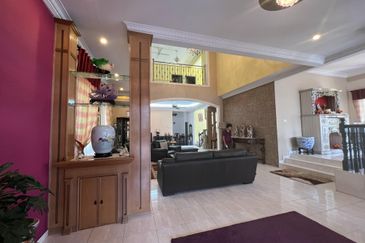 Jalan Suasana, Bandar Tun Hussein Onn