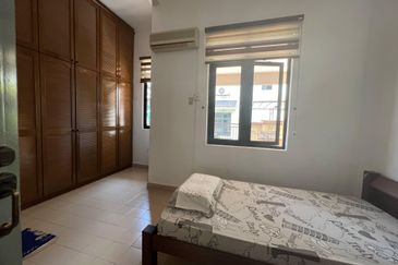 Jalan Suasana, Bandar Tun Hussein Onn