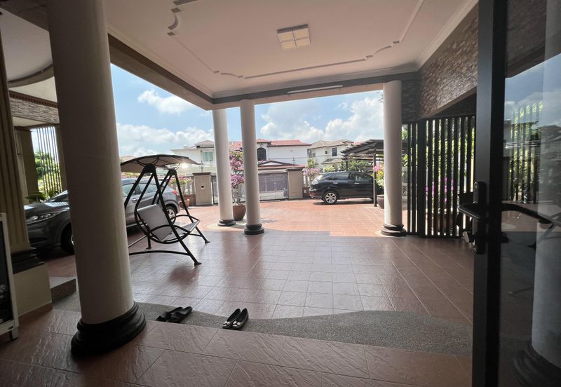 Jalan Suasana, Bandar Tun Hussein Onn