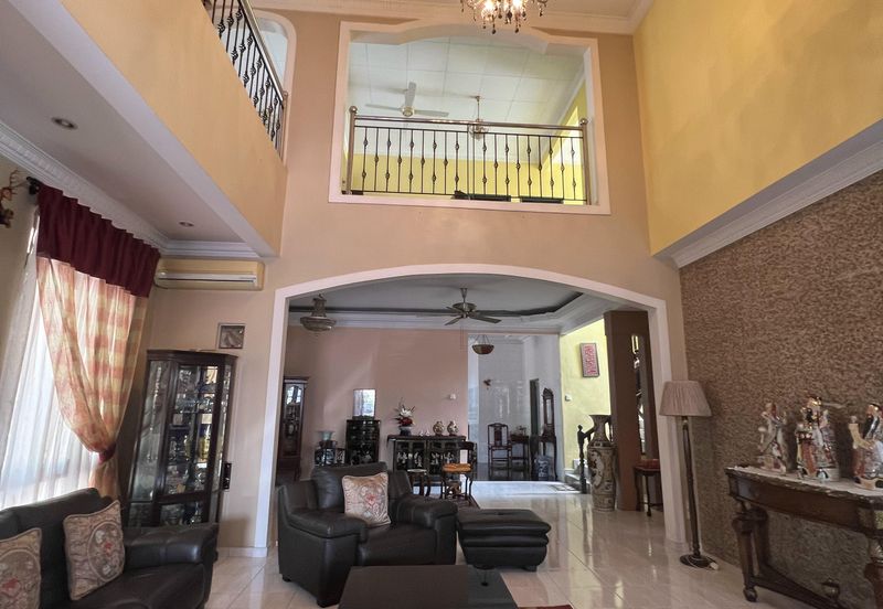 Jalan Suasana, Bandar Tun Hussein Onn