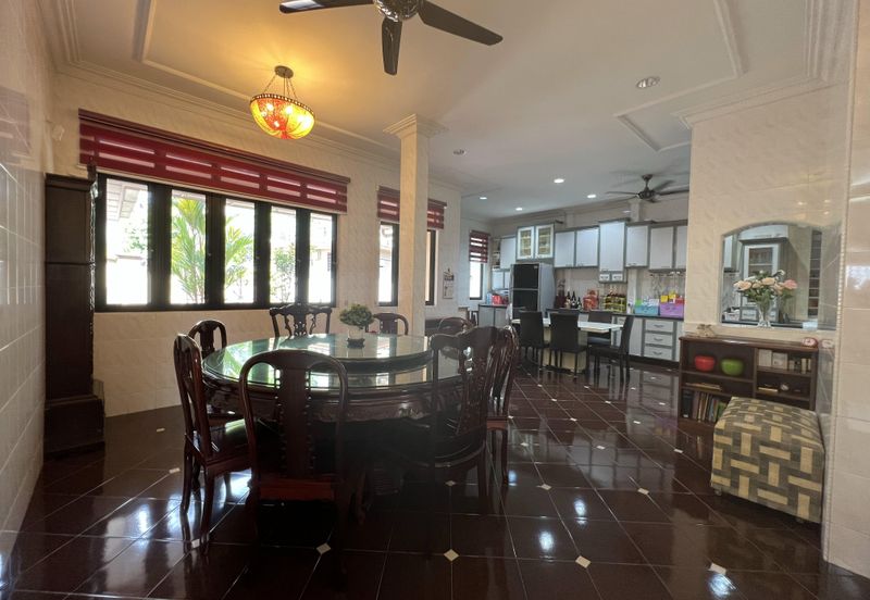 Jalan Suasana, Bandar Tun Hussein Onn