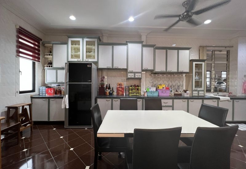 Jalan Suasana, Bandar Tun Hussein Onn