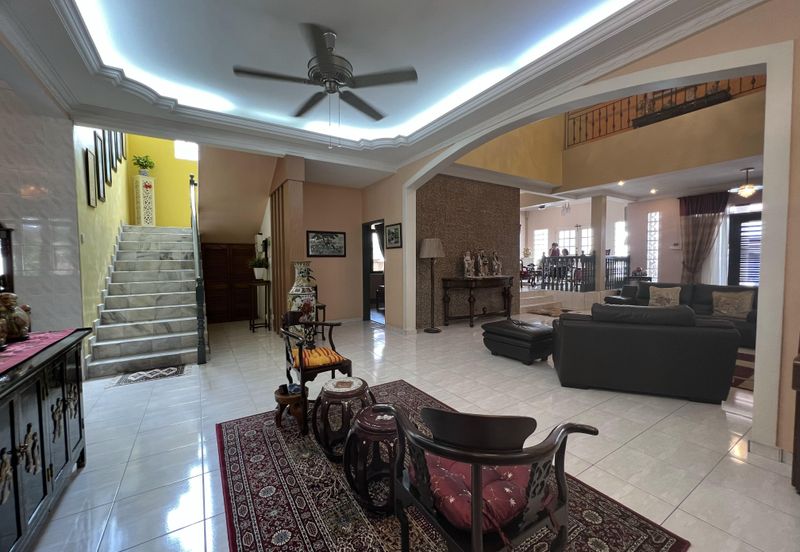 Jalan Suasana, Bandar Tun Hussein Onn