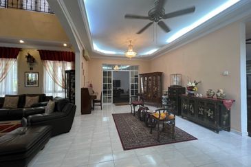 Jalan Suasana, Bandar Tun Hussein Onn