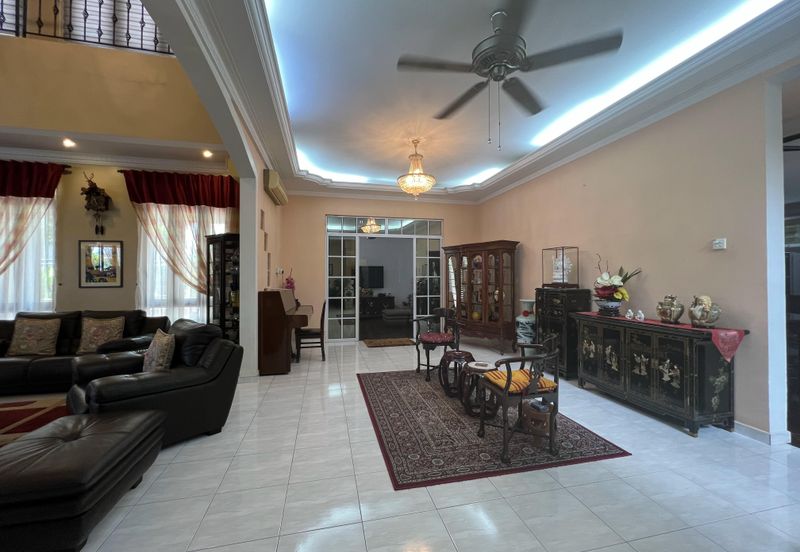 Jalan Suasana, Bandar Tun Hussein Onn