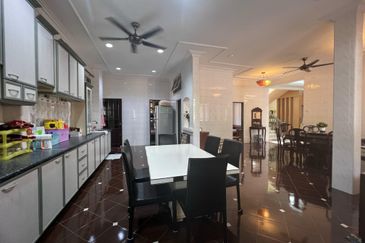 Jalan Suasana, Bandar Tun Hussein Onn